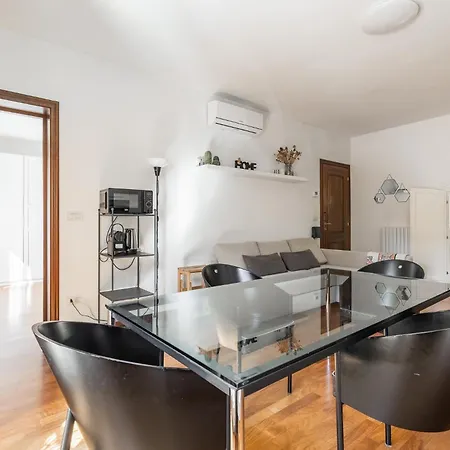 Irnerio 43 Appartamento